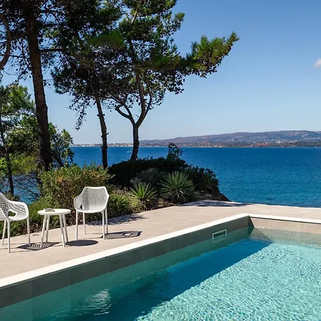 Olyan Seaside Villa *