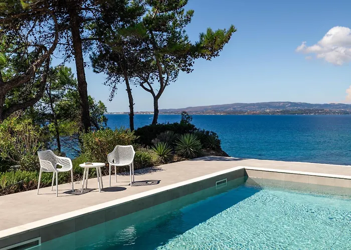 Olyan Seaside Villa *