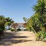 Olyan Seaside Vila *
